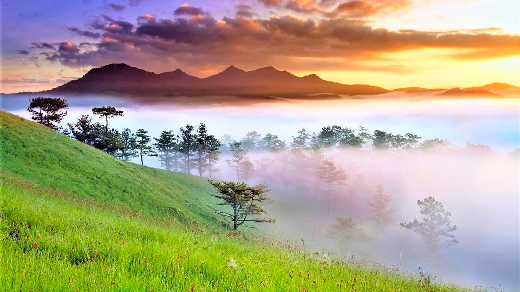 Khung cảnh đẹp như tranh vẽ của núi LangBiang